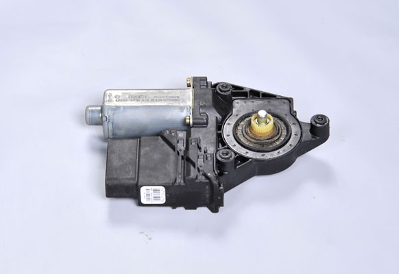 VENTO ARKA OTOMATİK CAM MOTORU